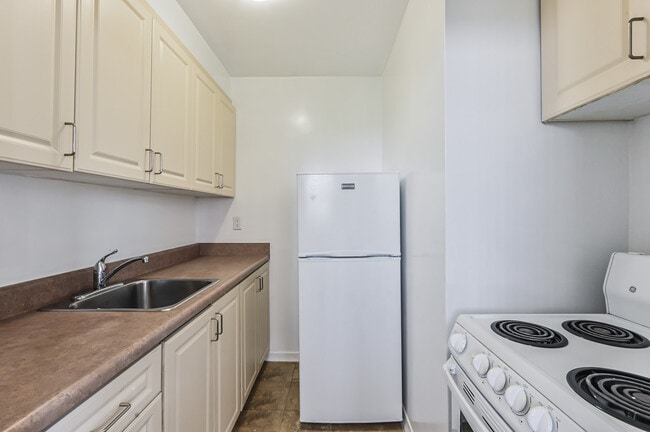 Davisville Tower