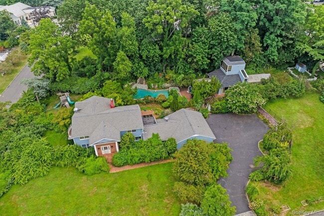 Photo - 13 Whitney Cir