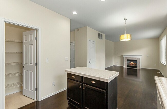 Photo - 2 Story home for rent in Silver Firs