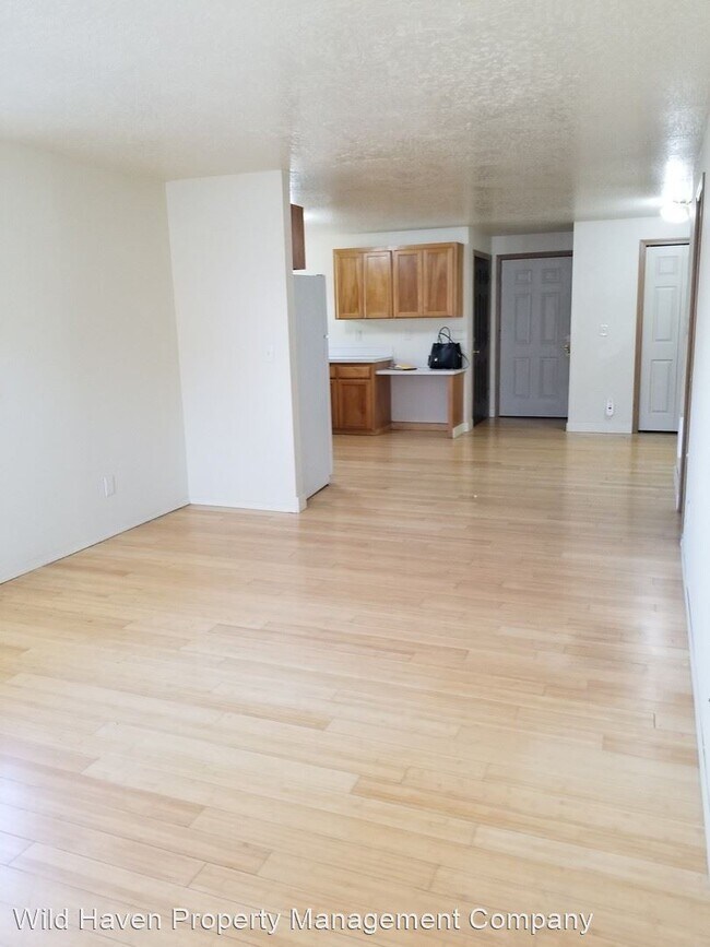 Photo - 3 br, 1.5 bath House - 929 S. School St - ...