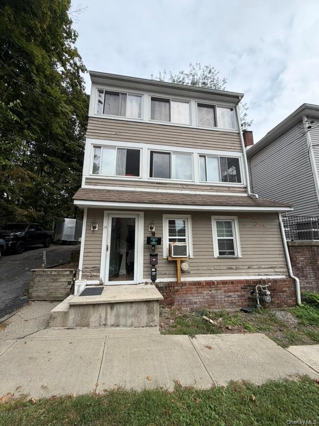 Building Photo - 14 Talmadge St Rental