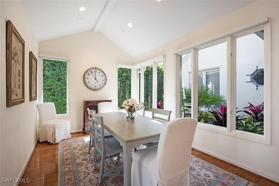 Photo - 369 2nd Ave N