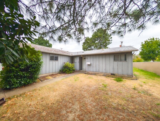 Photo - 971 NW Cleveland Ave