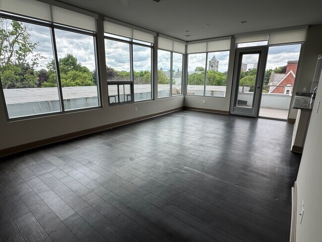 Photo - 600 East Ave