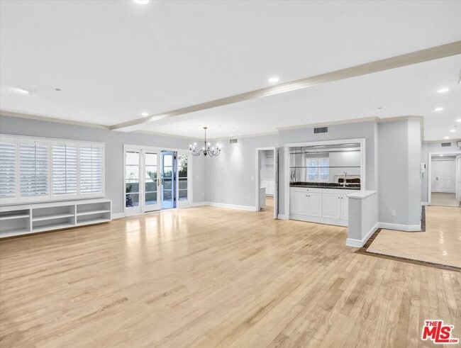 Photo - 277 S Spalding Dr Unit 102