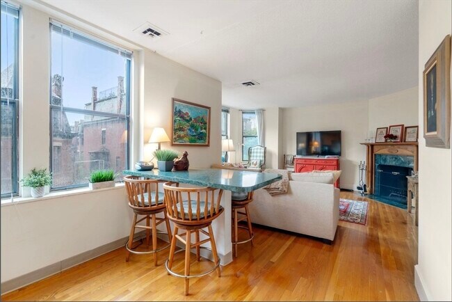 Photo - 199 Marlborough St Unit 303