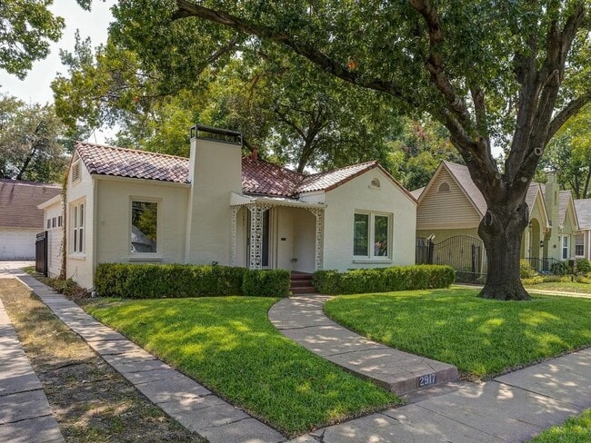 2917 Benbrook Blvd - 2917 Benbrook Blvd