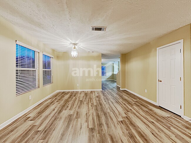 Photo - 1410 Dublin Ct