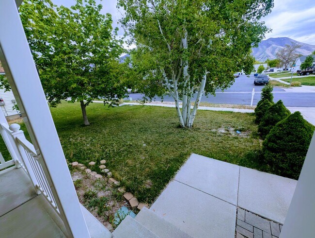 749 Country Club Dr