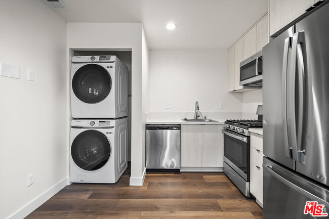 Photo - 2527 Hauser Blvd Unidad C Rental