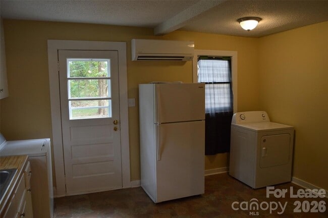 Photo - 819 Charlotte Ave