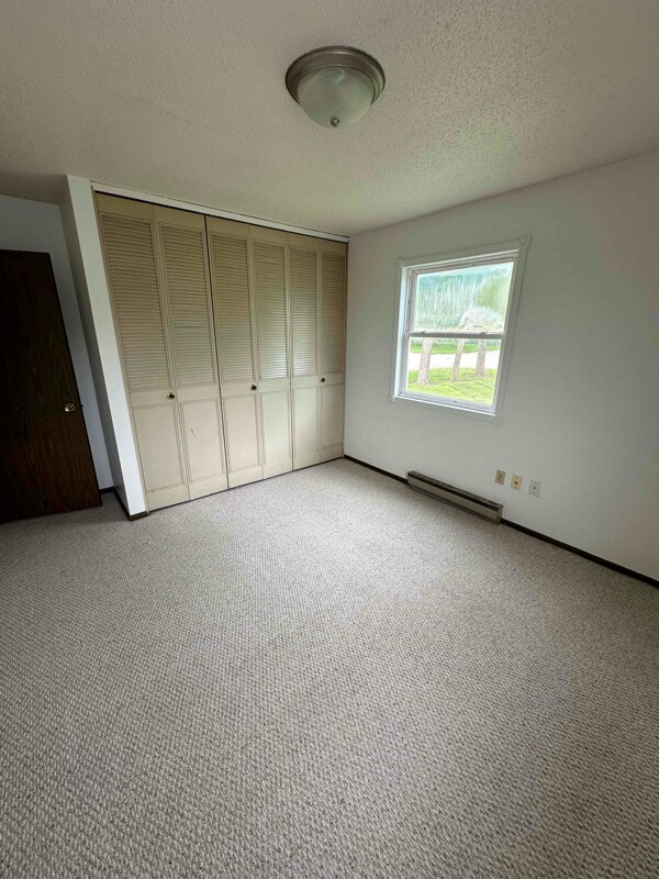 Photo - 720 1st St NE