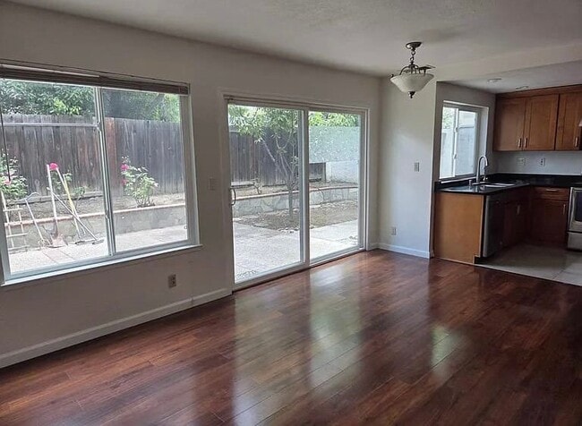 Photo - 1302 Araujo St