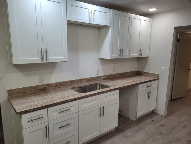 Photo - 21 Lemington Ct