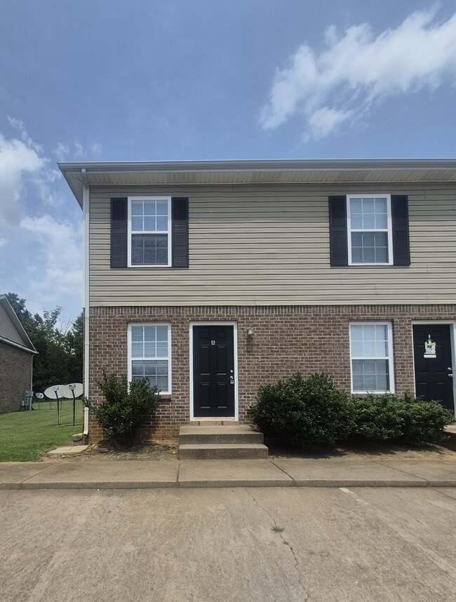 Photo - 805A OAK ARBOR CT CLARKSVILLE, TN 37040