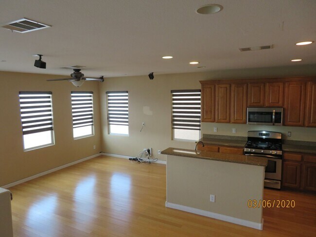 Photo - CLEAN AND READY TO MOVE IN