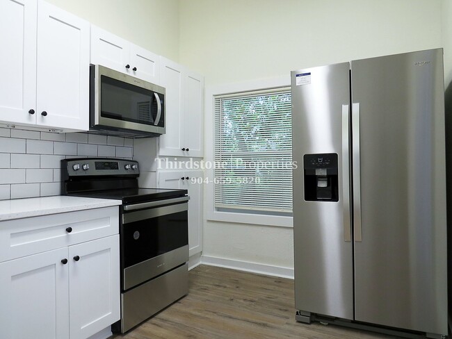 Photo - 2071 Southampton Rd