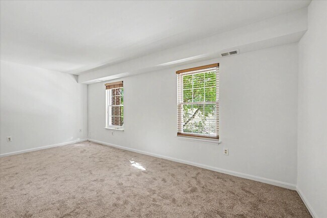 Photo - 1410 Greendale Ct Unit 2-1410