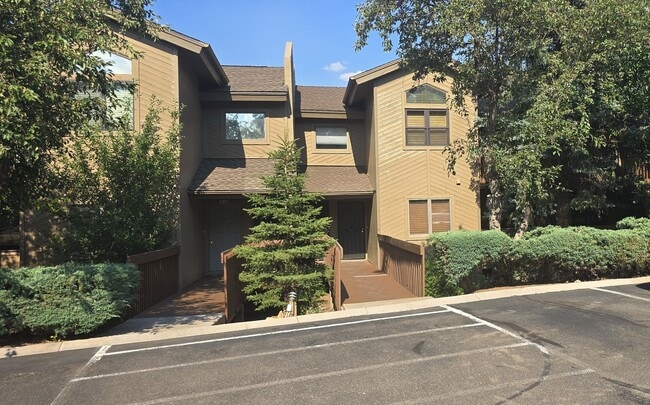 Building Photo - Fully furnished condo in Continental CC Flagstaff