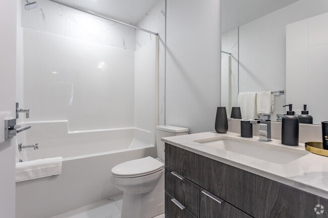 2BR, 2BA - 860SF - First Bathroom - Edgemont Flats