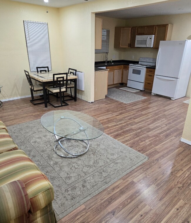 Photo - 5393 Seebaldt St Unidad A