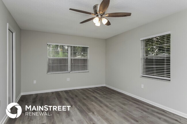 Photo - 1655 Louis Dr