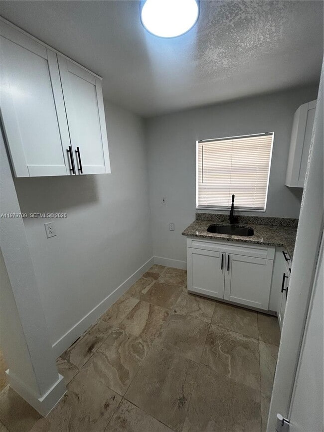 Photo - 916 SW 10th St Unit 1-3