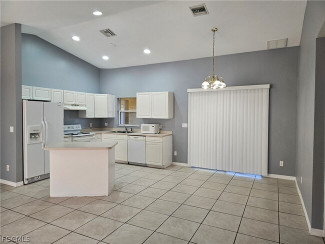 Photo - 133 Theodore Vail St E