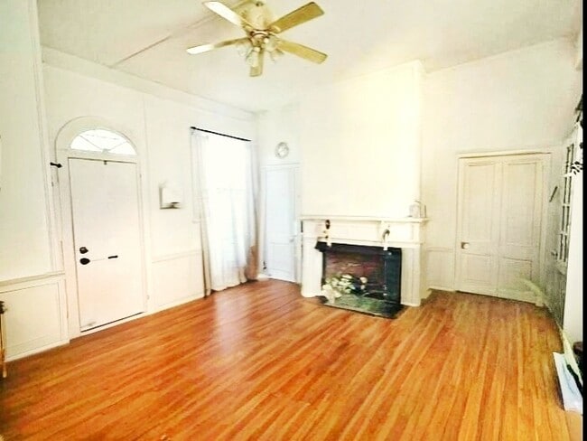 Building Photo - 197 Spring St Rental