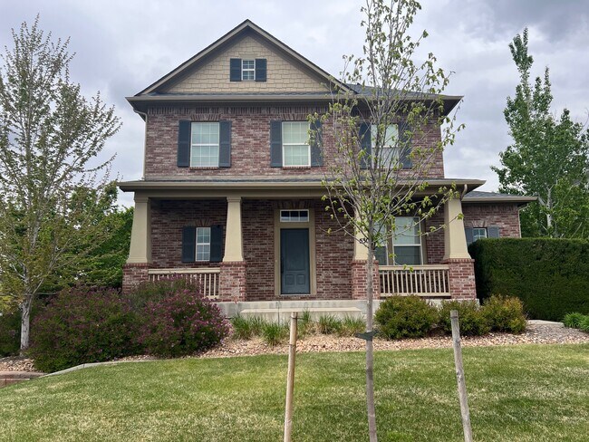 Front - 530 Yosemite Way House