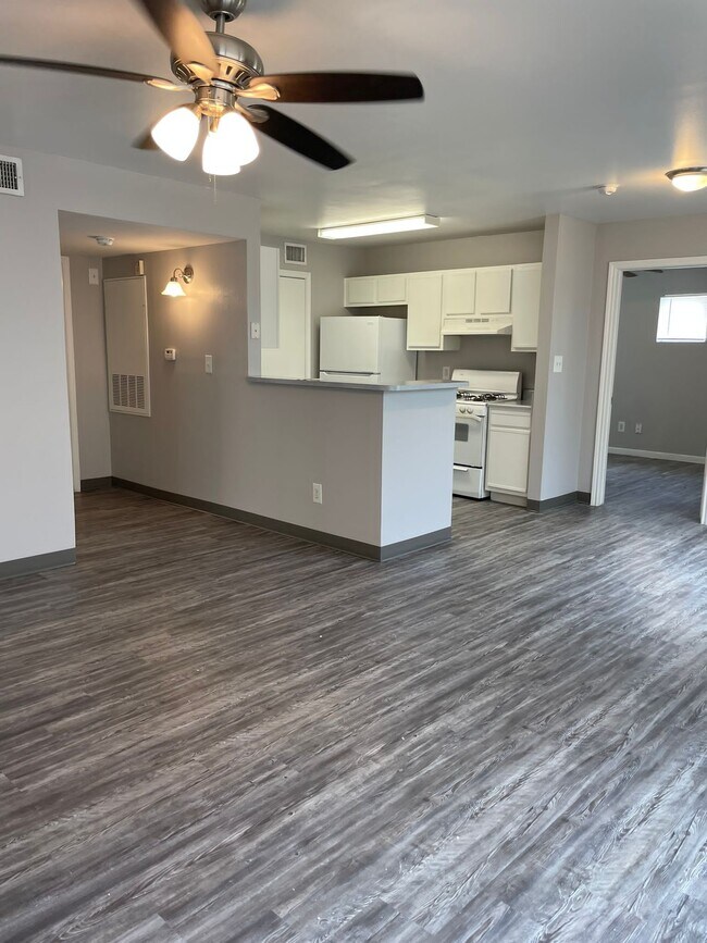 Photo - zEl Pueblo Dorado Apartments