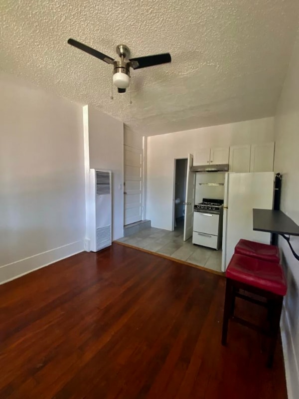 Building Photo - 1114 Poinsettia Dr Rental