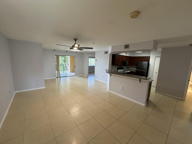 Photo - 800 Scotia Dr Unidad 305