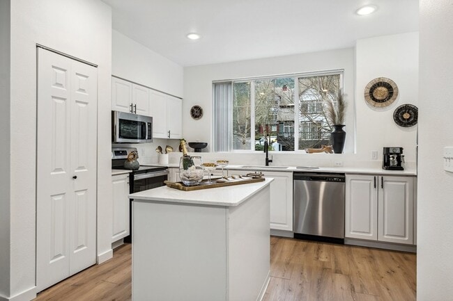 Building Photo - Arrive North Bend