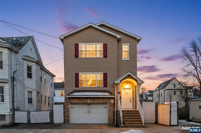 Photo - 110 Redwood Ave