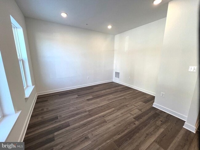 Building Photo - 1312 Bracken Ln