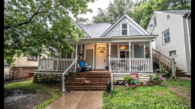 Photo - 1113 6th St E