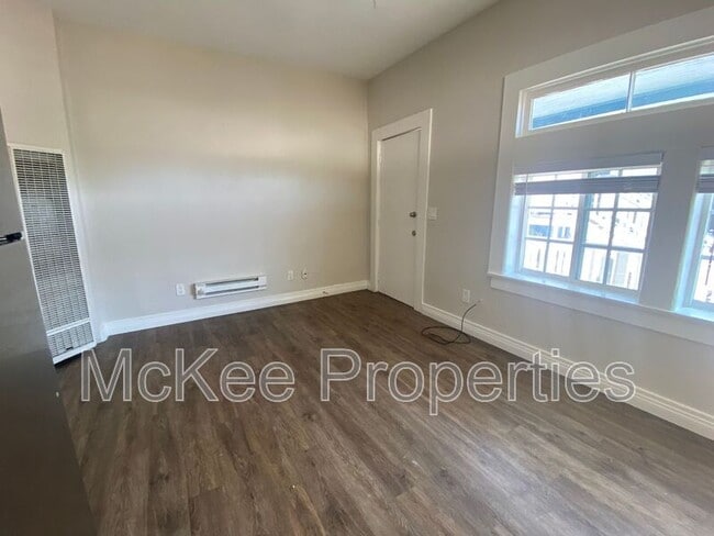 Photo - 2266 Market St