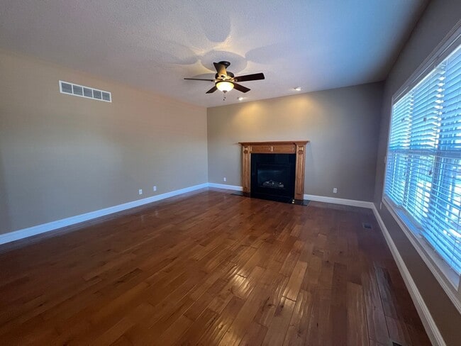 Photo - Luxurious 4-Bedroom Home in Fox Creek Subdivision!