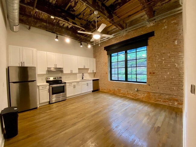 Photo - Lofts At Abrams Fixtures