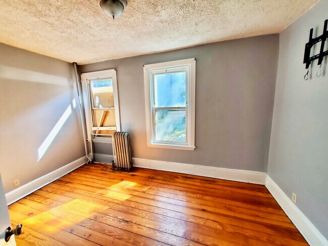 Building Photo - 846 Huntington Ave Unit 2