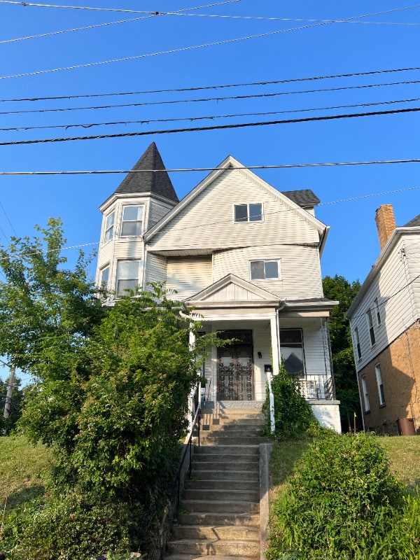 Building Photo - 627 College St Rental