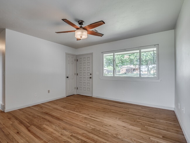 Photo - 1190 Tim Holt Dr