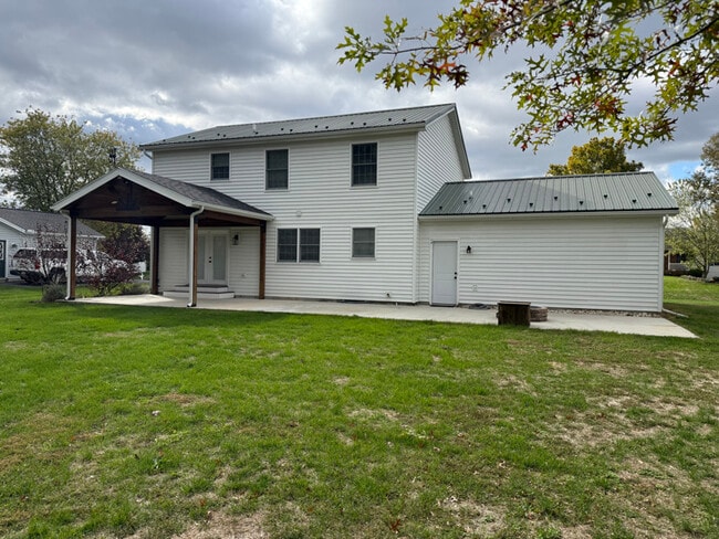 Photo - 125 Fieldstone Dr