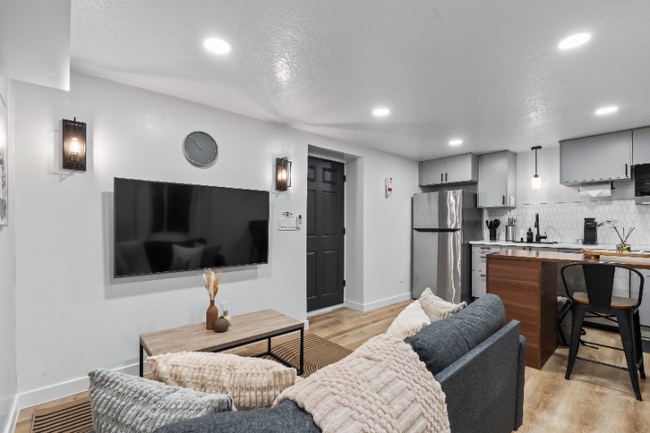 Photo - 610 W 5735 S