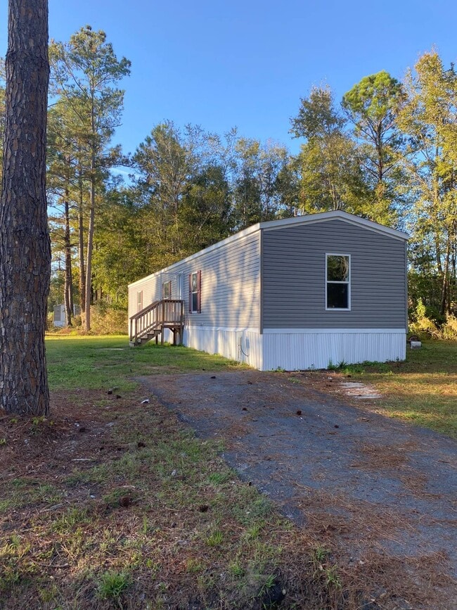 Building Photo - 75 Medlar Ln Rental
