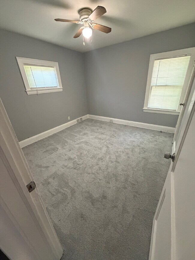 Photo - Must See Upper Unit