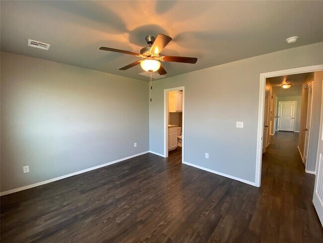 Photo - 491 Washington Ave NW