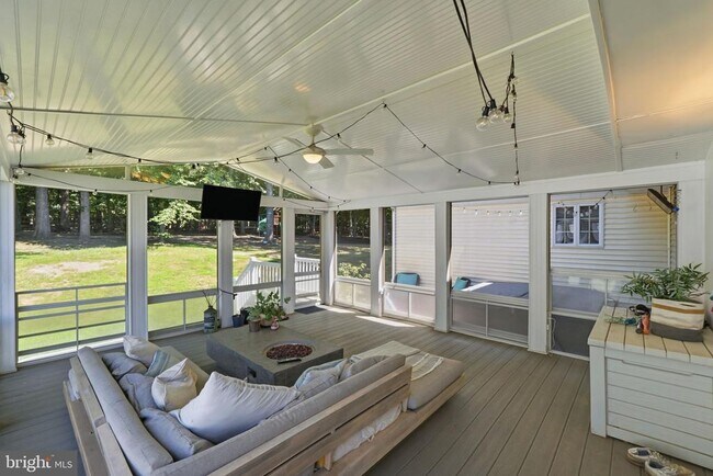 Photo - 15336 Baileys Ln
