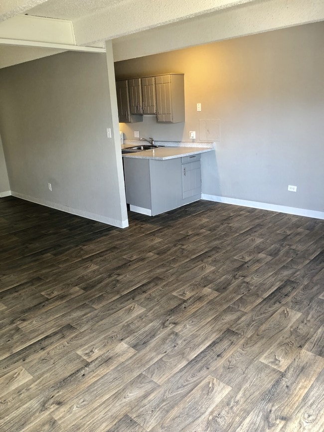 Photo - Geneva Flats